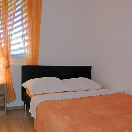 Apartman Husic Pag Town Oda fotoğraf