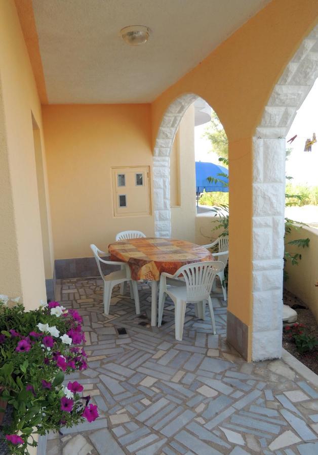 Apartman Husic Pag Town Dış mekan fotoğraf