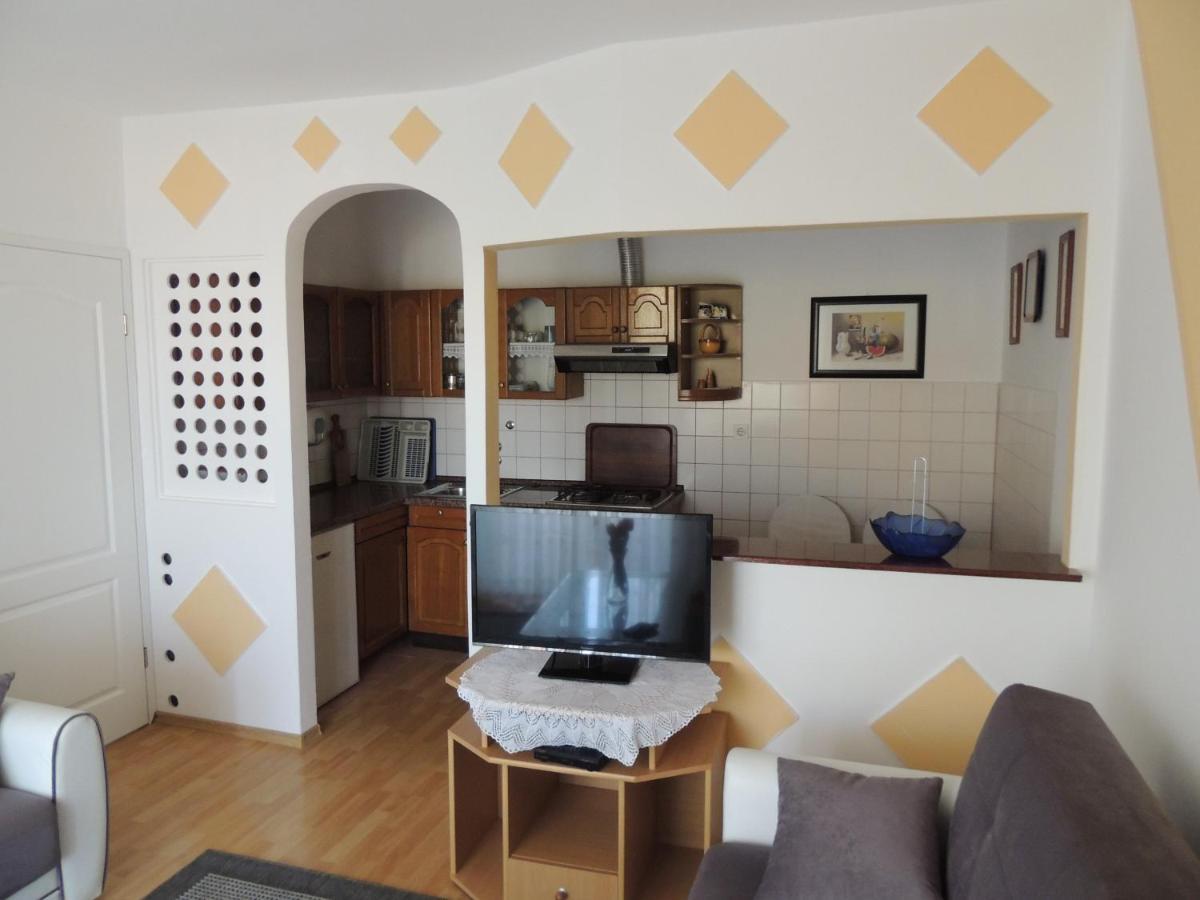 Apartman Husic Pag Town Dış mekan fotoğraf