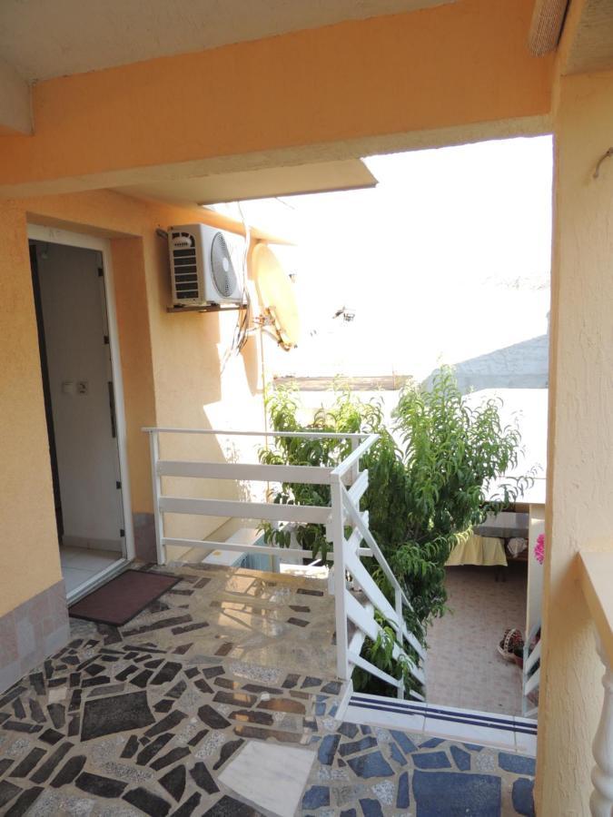 Apartman Husic Pag Town Dış mekan fotoğraf