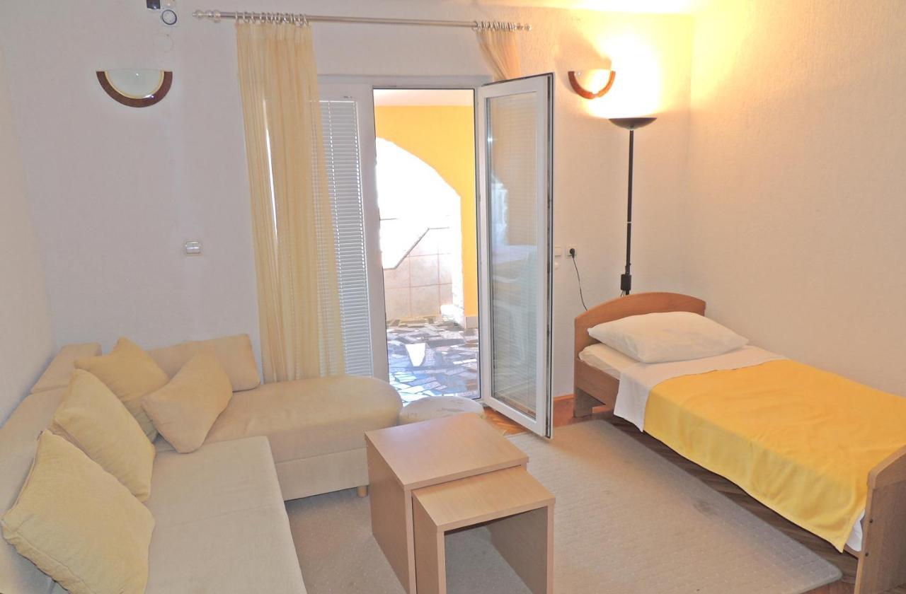 Apartman Husic Pag Town Dış mekan fotoğraf