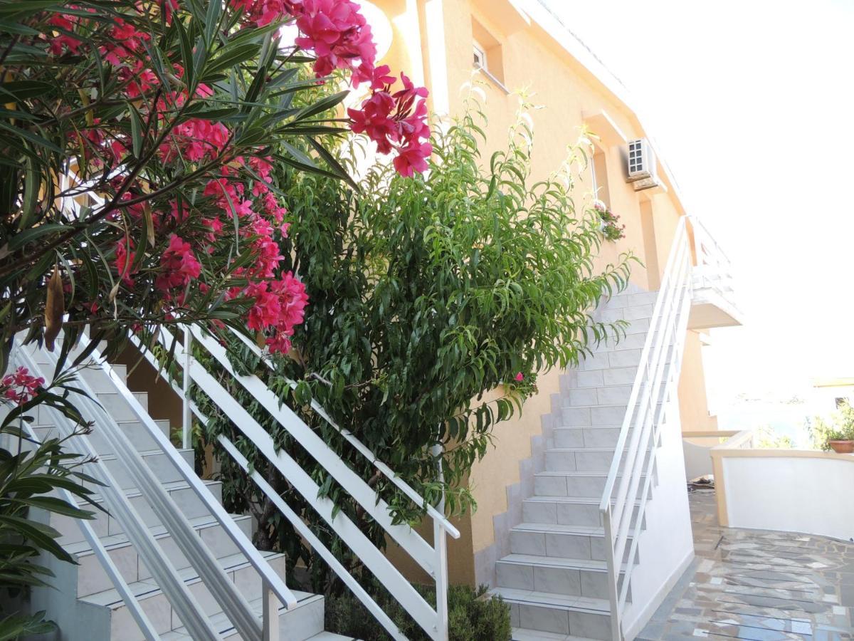 Apartman Husic Pag Town Dış mekan fotoğraf